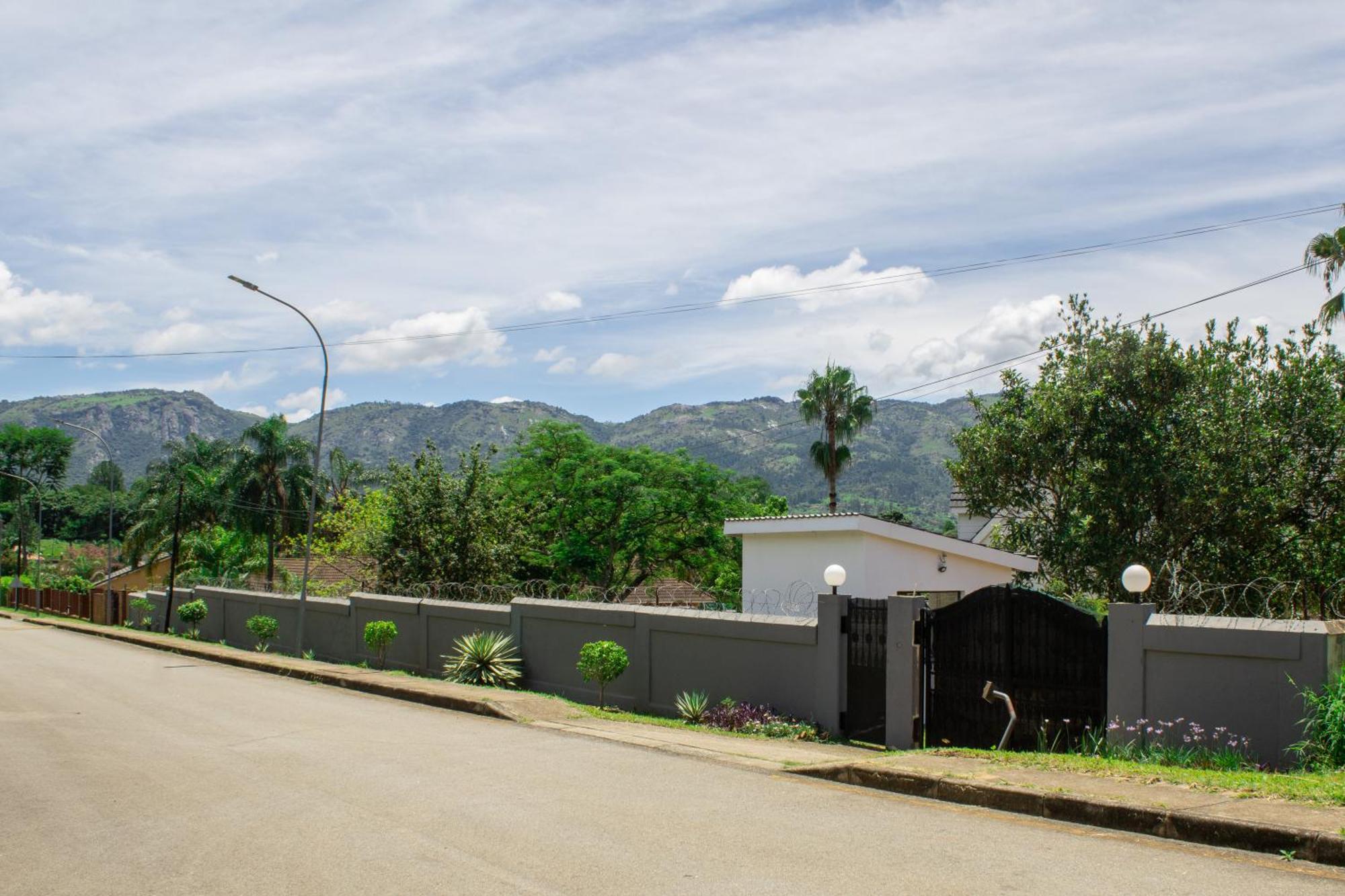 Rehoboth Ezulwini Suites Lobamba Exterior foto